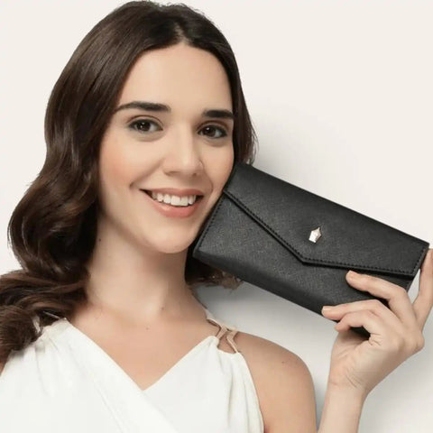 Carter Saffiano Magnetic Envelope Wallet for Women — 12 Cards - FountainEarth