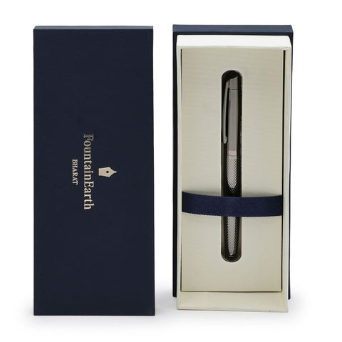 Premium Gunmetal Diamond - Cut Metal Body Pen - FountainEarth